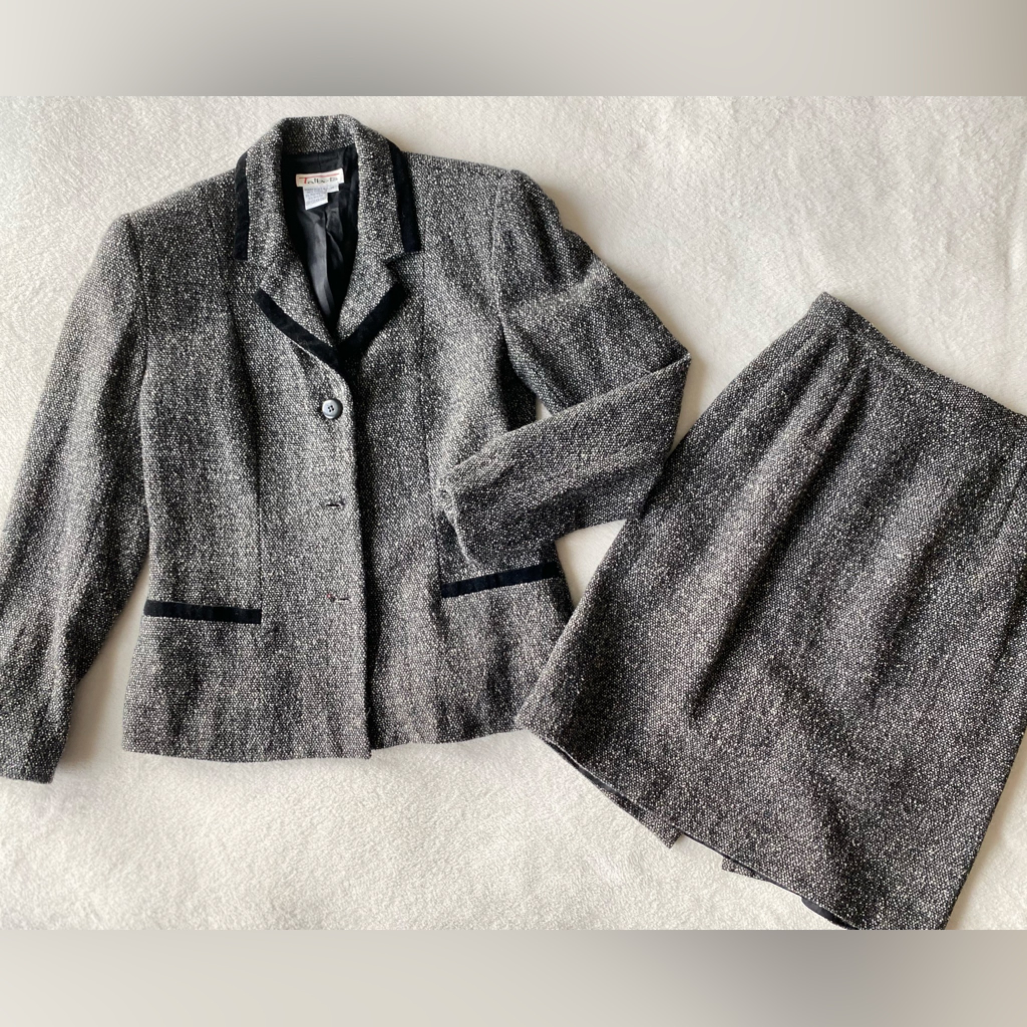 Talbots Vintage Gray Tweed Skirt Suit Jacket Velvet Trim Pencil Skirt Set Sz 4